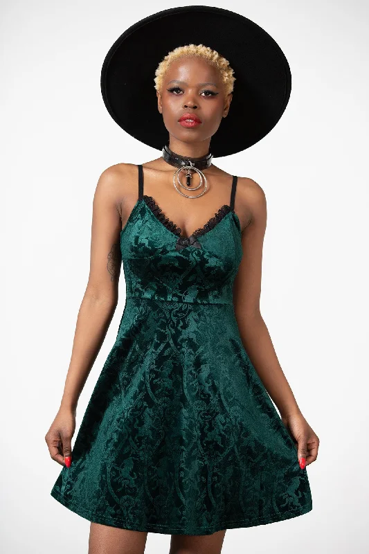 Mermaid - style sexy gowns for a glamorous effectMermaid - style sexy gowns for a glamorous effectMistress Of Mayhem Skater Dress [EMERALD]